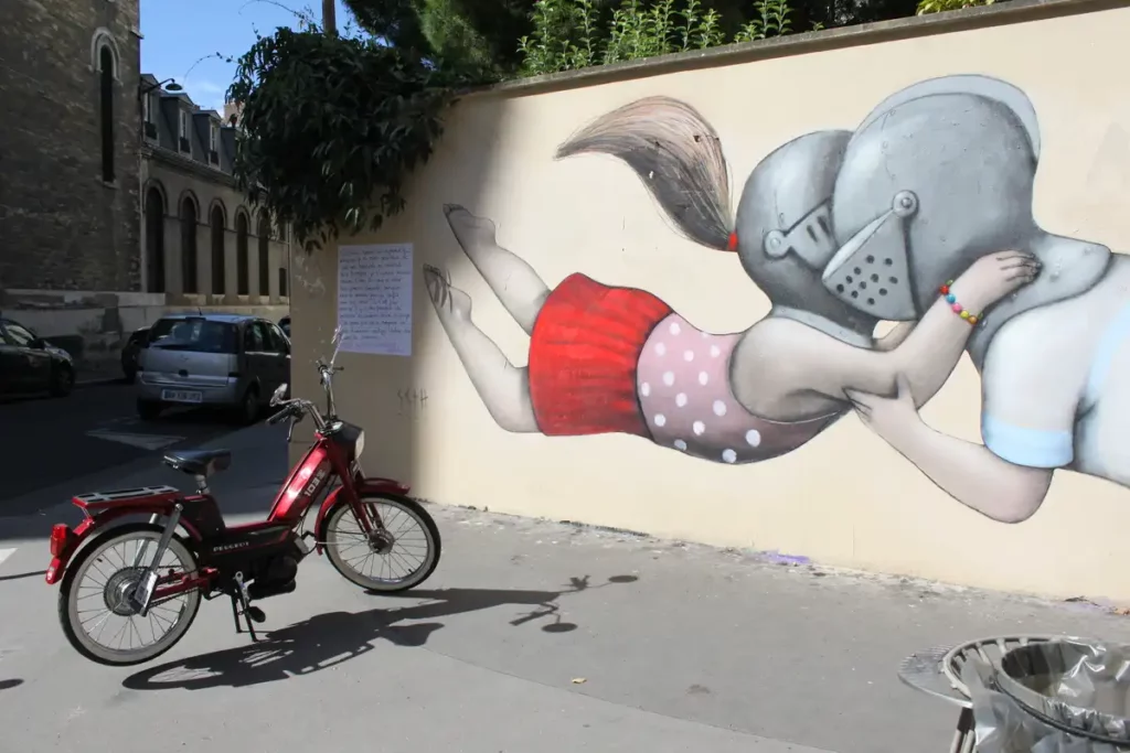 Visite insolite de Paris et fresque murale dans la rue Buot