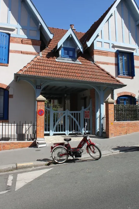 Maison insolite et originale à colombage alsacienne à Pars